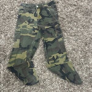 SHEIN Camouflage Cargo Pants size small petite